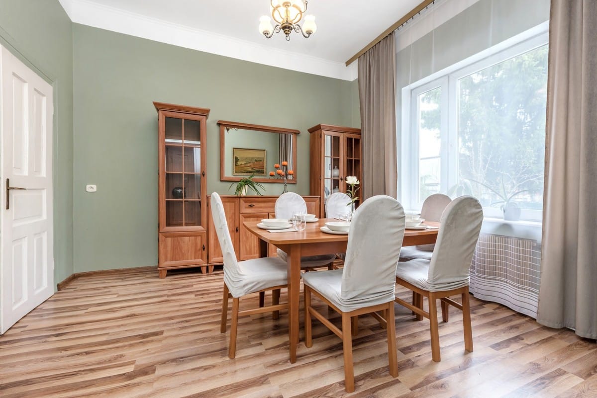 Dom 6 pokojowe na Sprzedaż