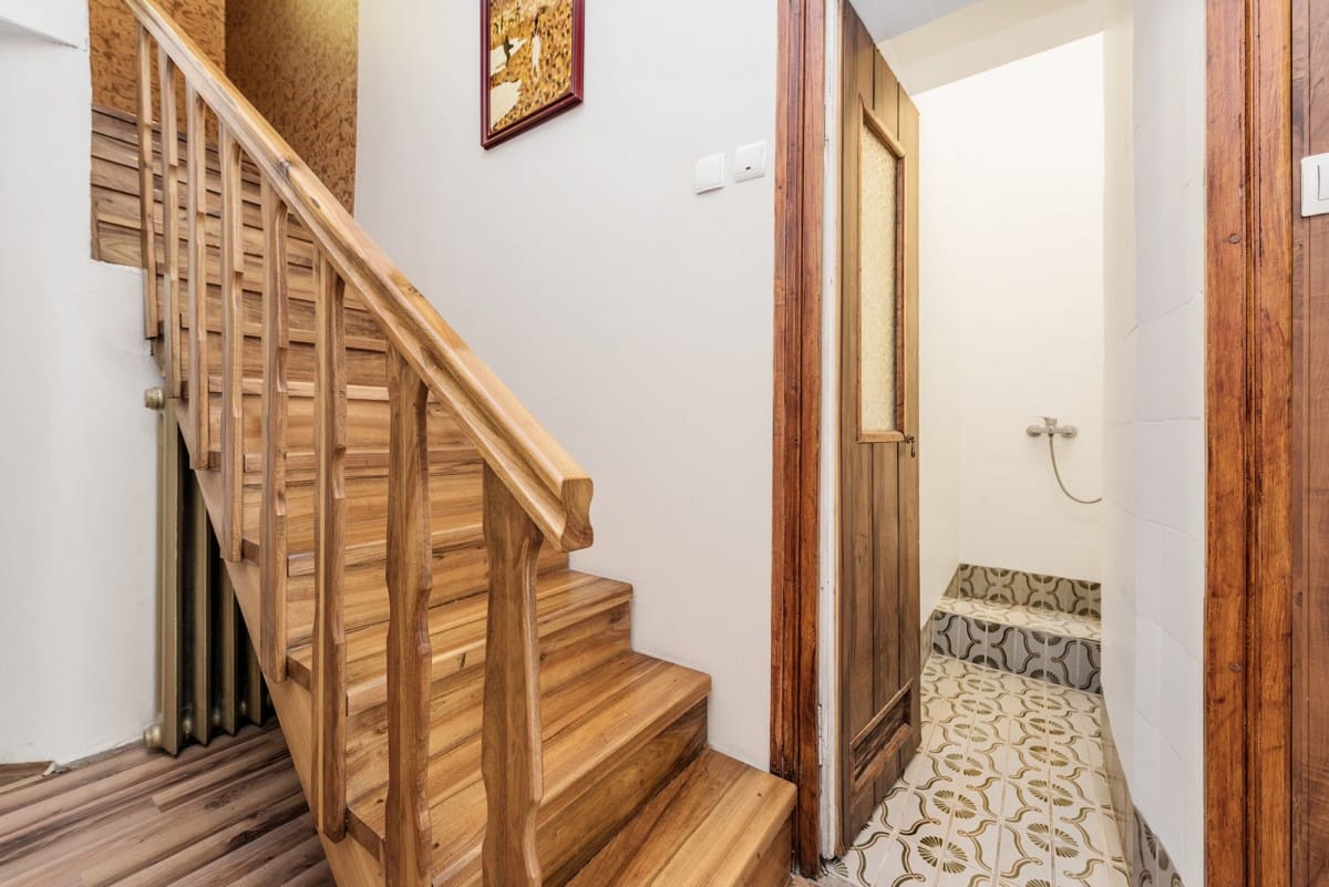 Dom 6 pokojowe na Sprzedaż