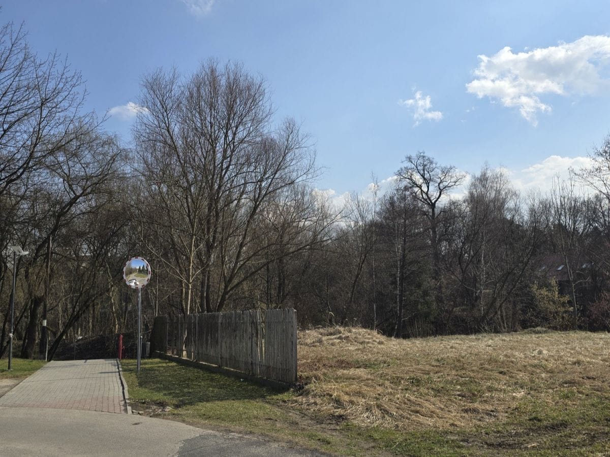 Działka  pokojowe na Sprzedaż