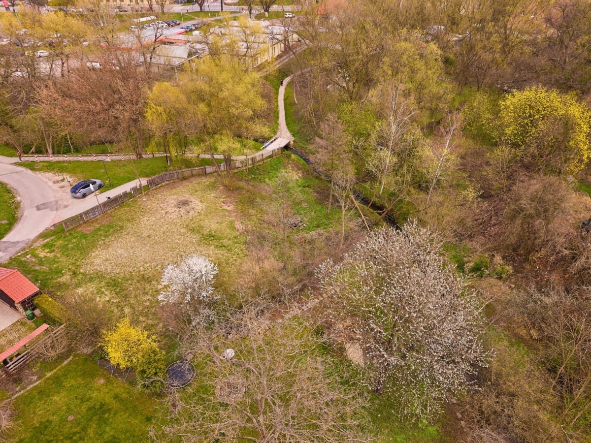 Działka  pokojowe na Sprzedaż
