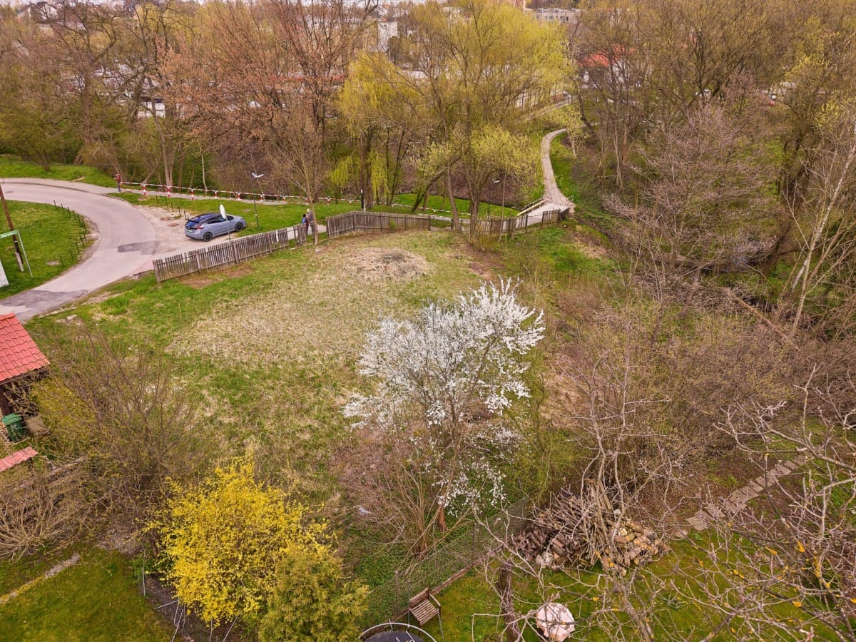 Działka  pokojowe na Sprzedaż