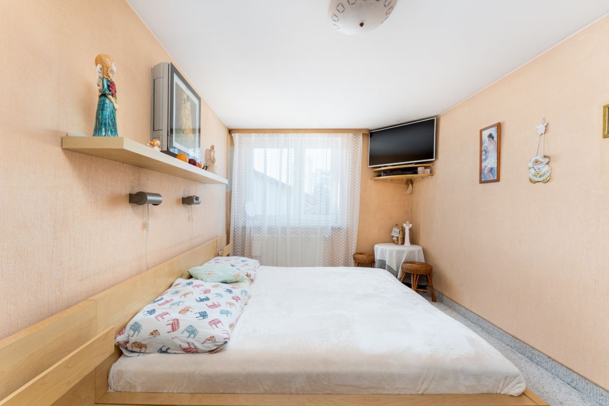 Dom 8 pokojowe na Sprzedaż