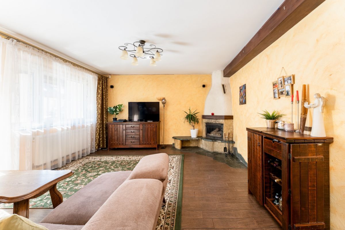 Dom 8 pokojowe na Sprzedaż