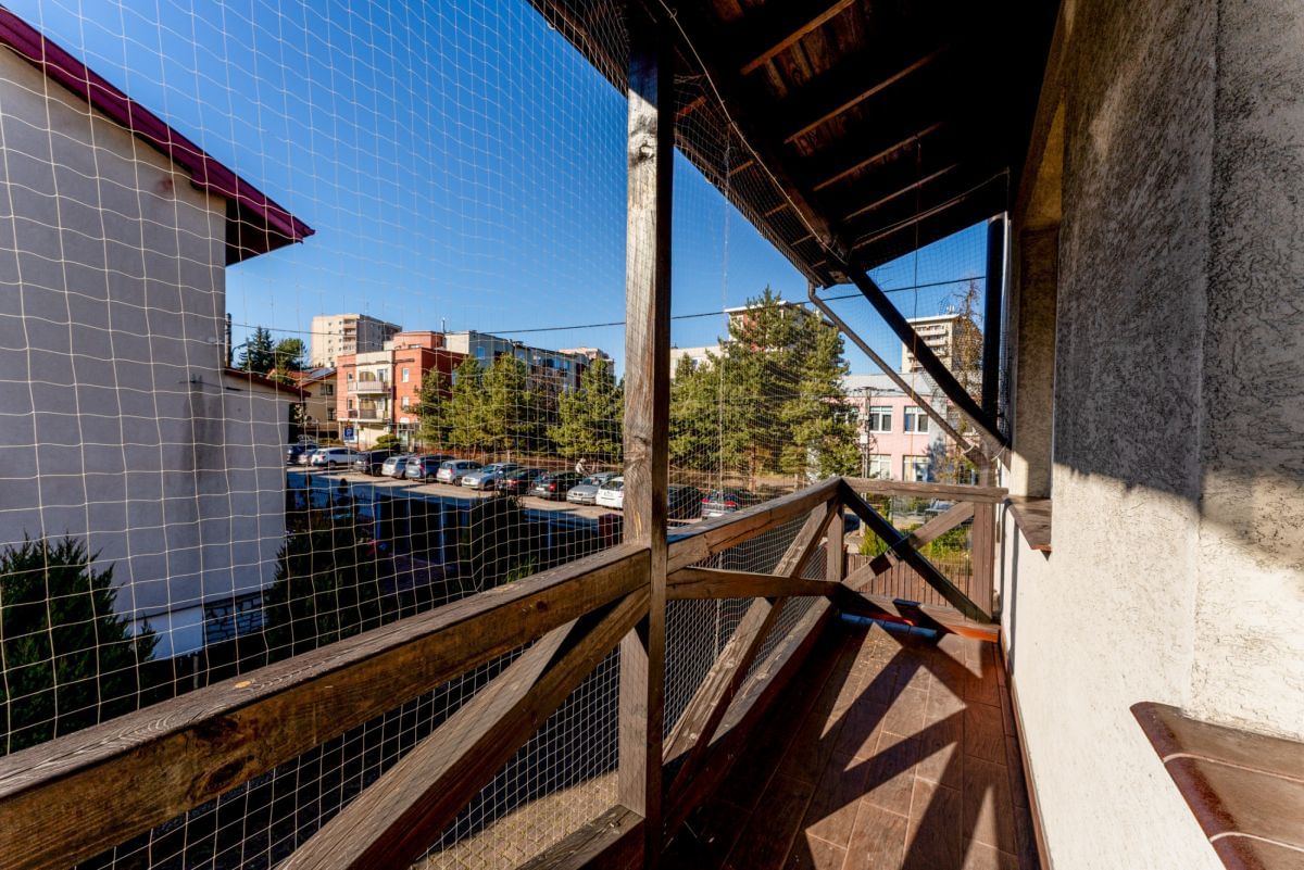 Dom 8 pokojowe na Sprzedaż