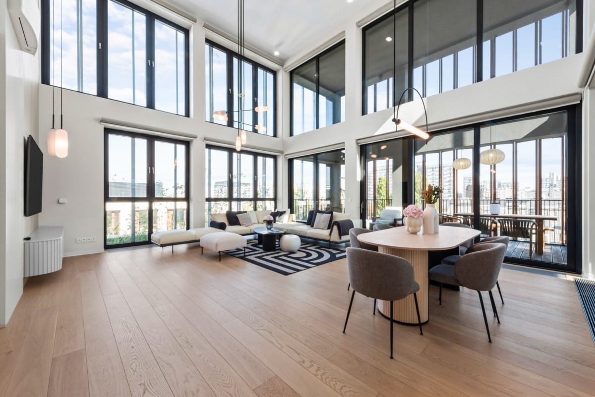 Mieszkanie 7 pokojowe na Sprzedaż