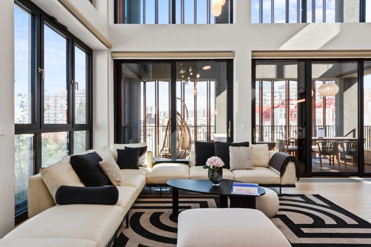 Mieszkanie 7 pokojowe na Sprzedaż