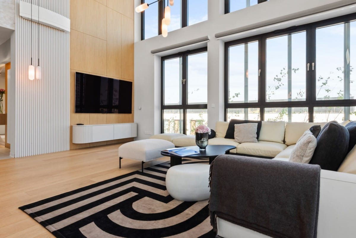 Mieszkanie 7 pokojowe na Sprzedaż