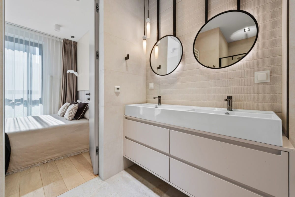 Mieszkanie 7 pokojowe na Sprzedaż