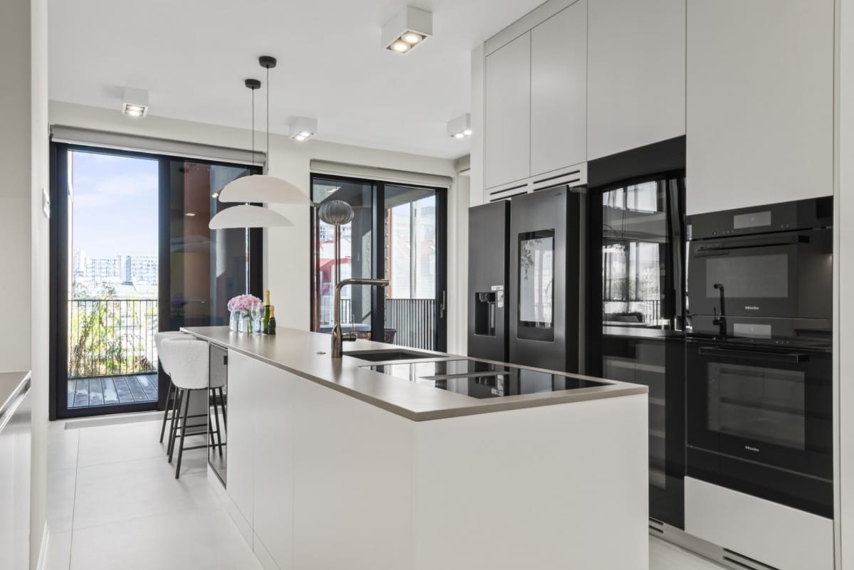 Mieszkanie 7 pokojowe na Sprzedaż