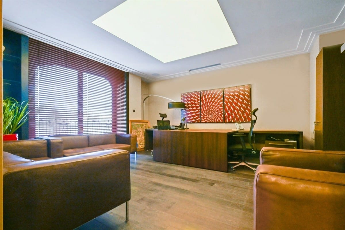 Mieszkanie 7 pokojowe na Sprzedaż