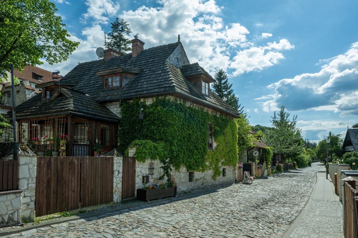 Lokal użytkowy  pokojowe na Sprzedaż