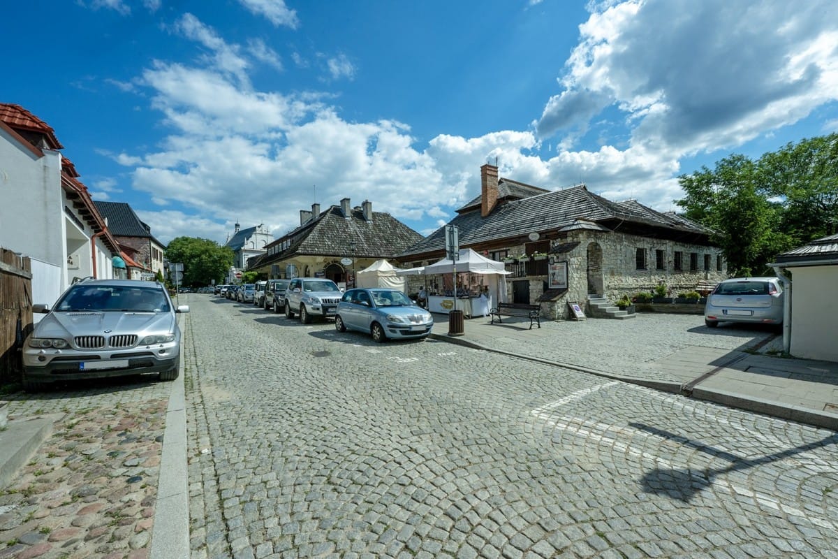 Lokal użytkowy  pokojowe na Sprzedaż