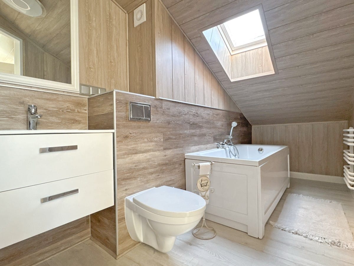 Dom 5 pokojowe na Sprzedaż