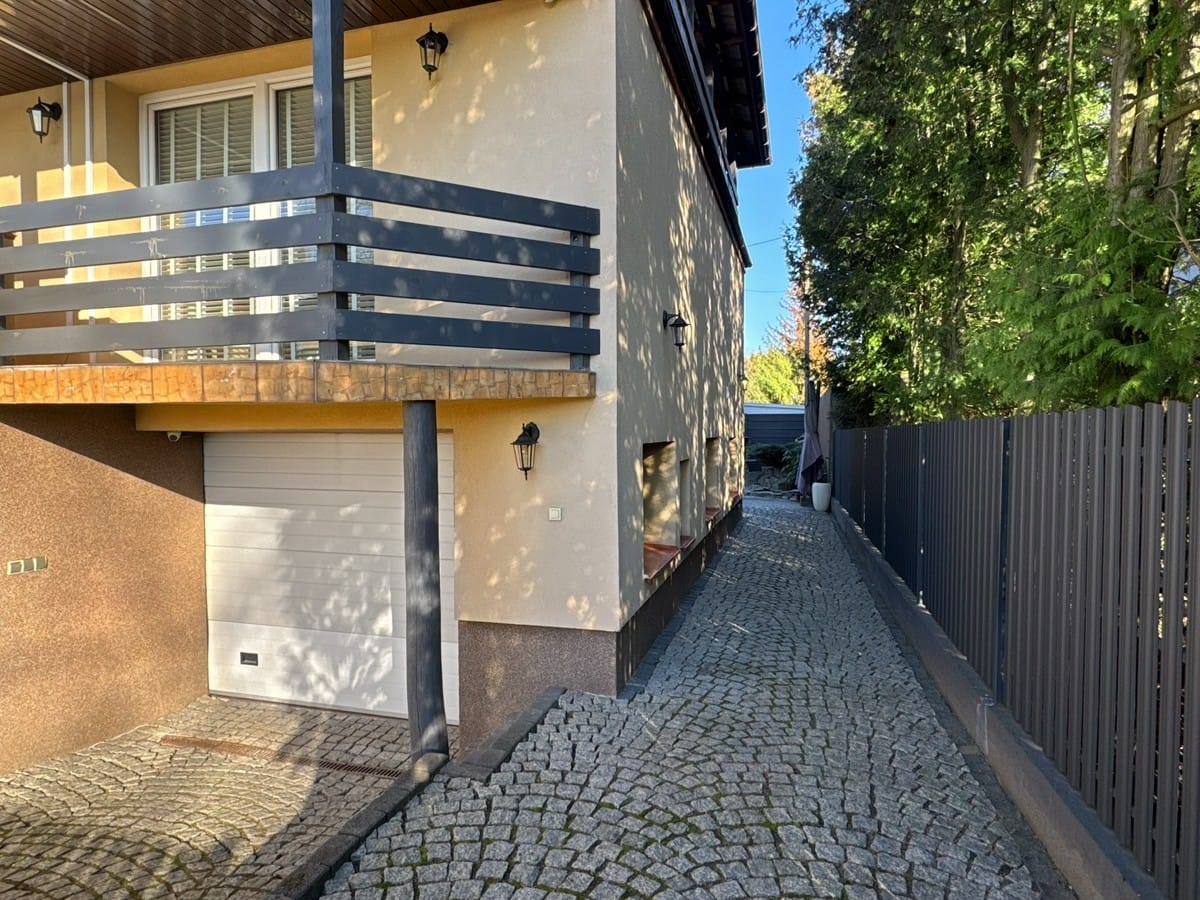 Dom 5 pokojowe na Sprzedaż