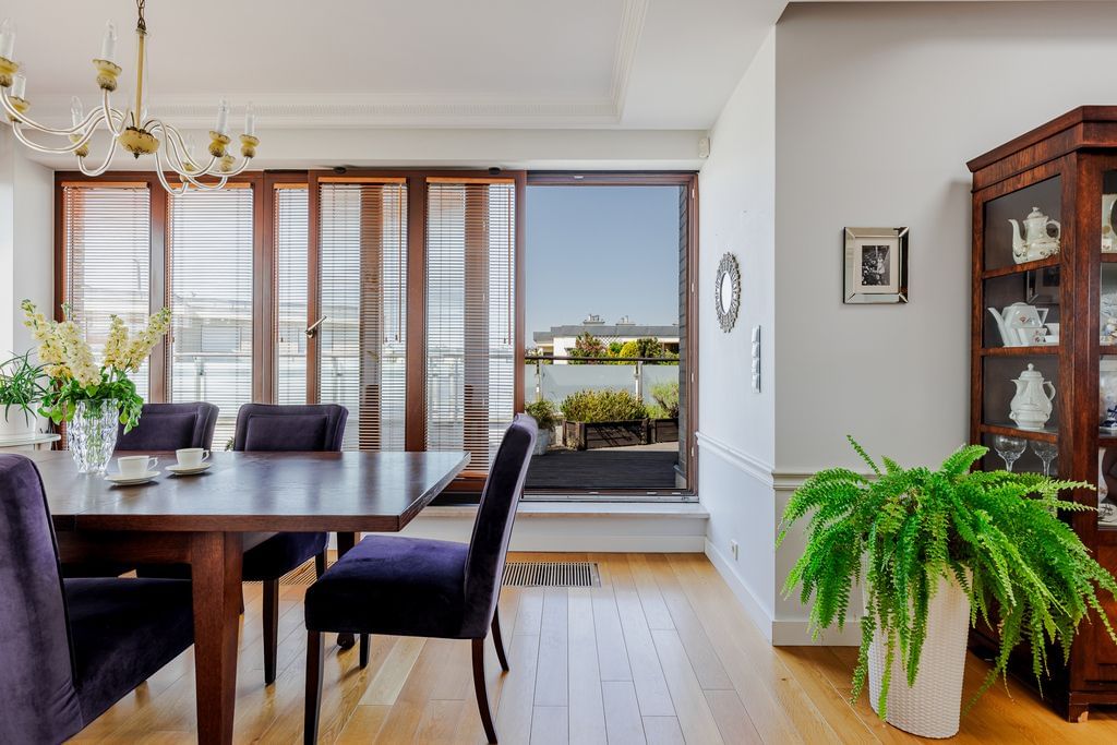 Mieszkanie 5 pokojowe na Sprzedaż