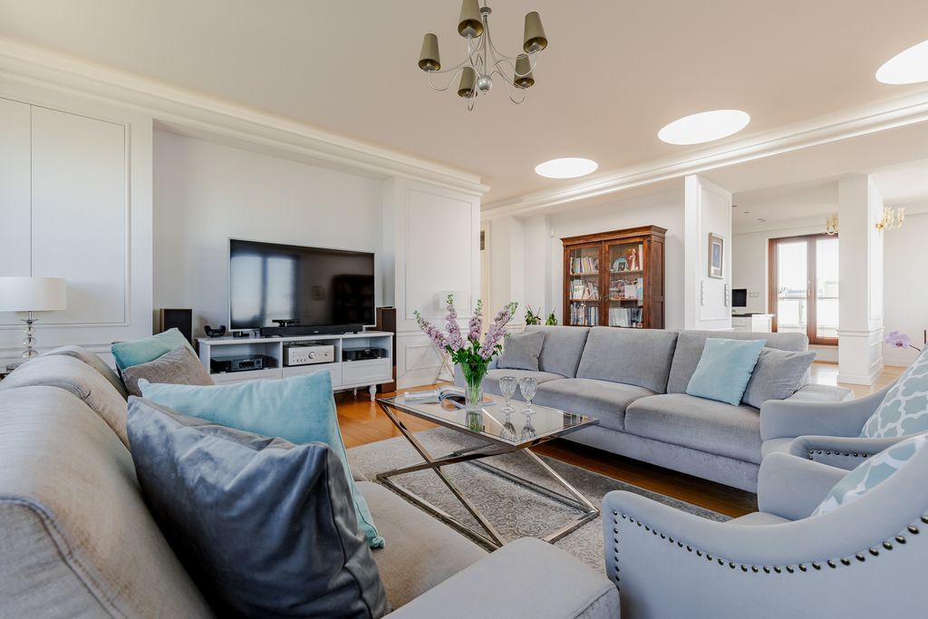 Mieszkanie 5 pokojowe na Sprzedaż