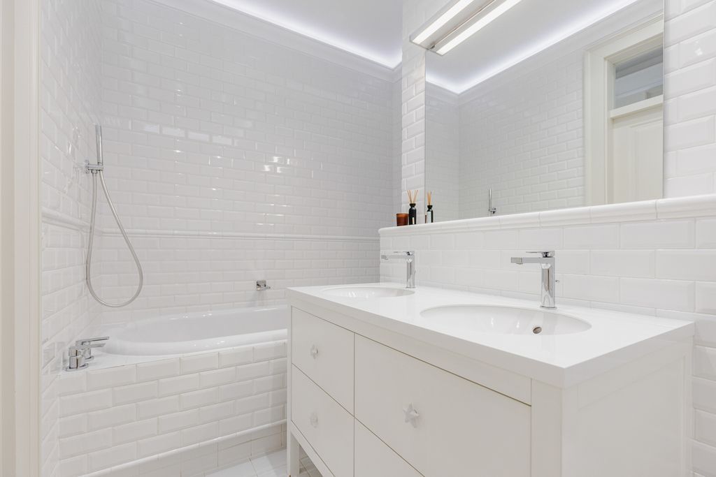 Mieszkanie 5 pokojowe na Sprzedaż