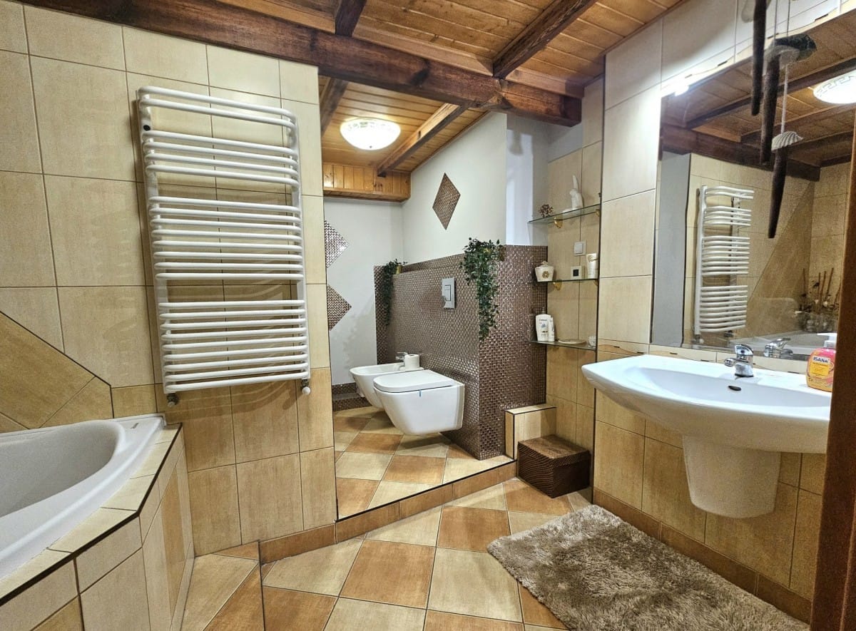 Mieszkanie 4 pokojowe na Sprzedaż