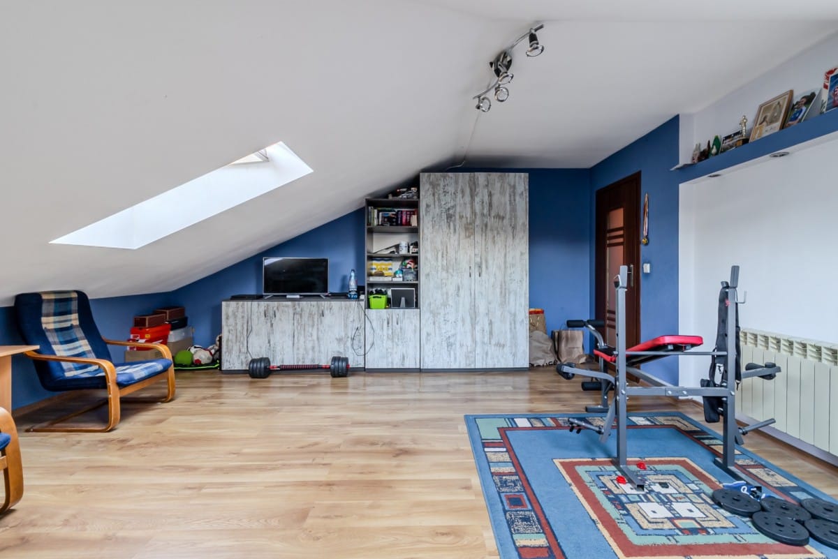 Dom 7 pokojowe na Sprzedaż