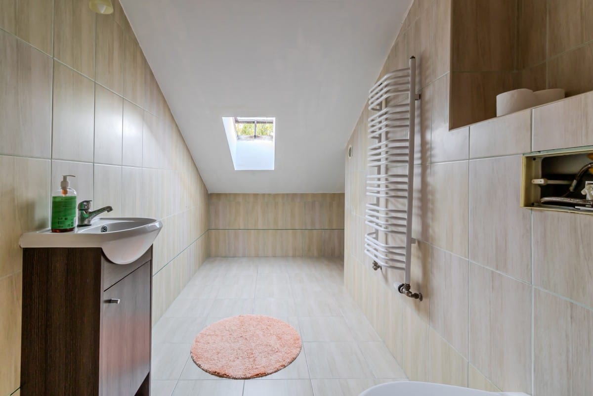 Dom 7 pokojowe na Sprzedaż