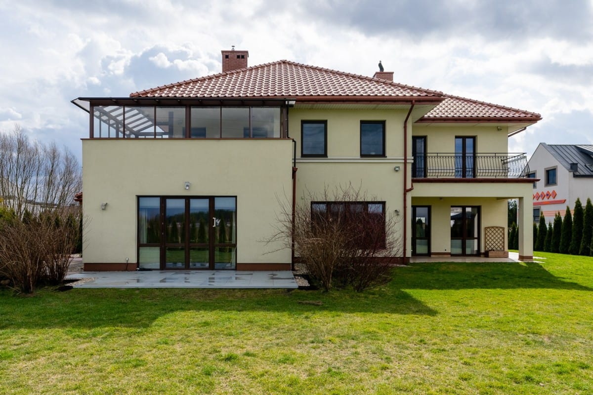 Dom 8 pokojowe na Sprzedaż