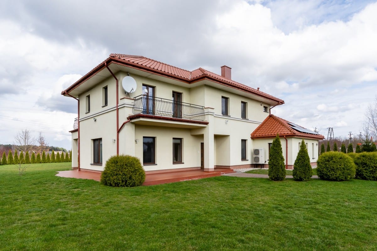 Dom 8 pokojowe na Sprzedaż