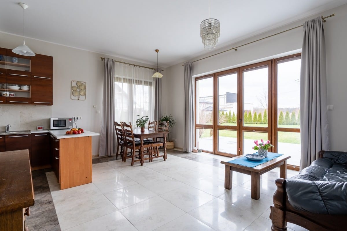 Dom 8 pokojowe na Sprzedaż