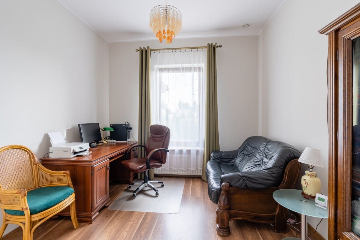 Dom 8 pokojowe na Sprzedaż