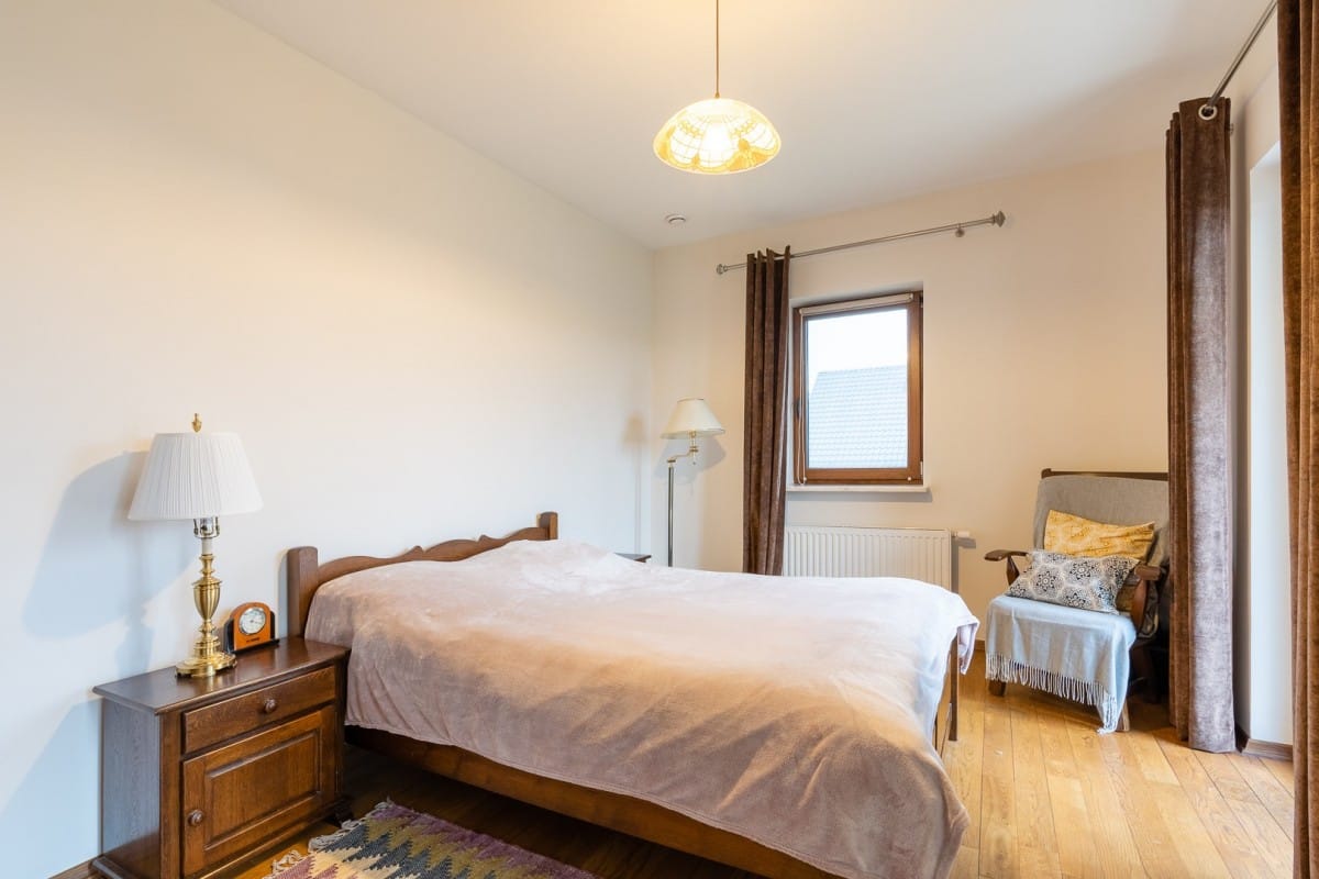 Dom 8 pokojowe na Sprzedaż