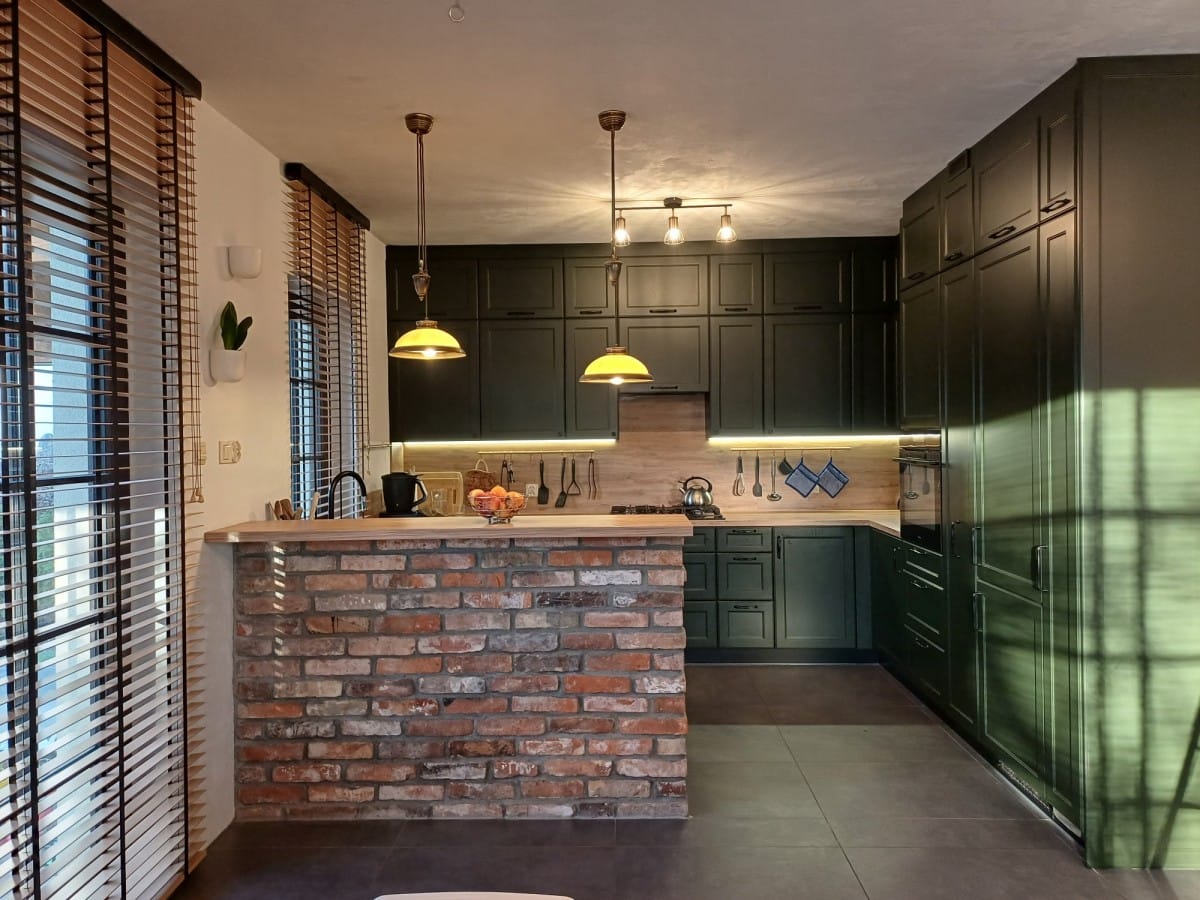 Dom 6 pokojowe na Sprzedaż