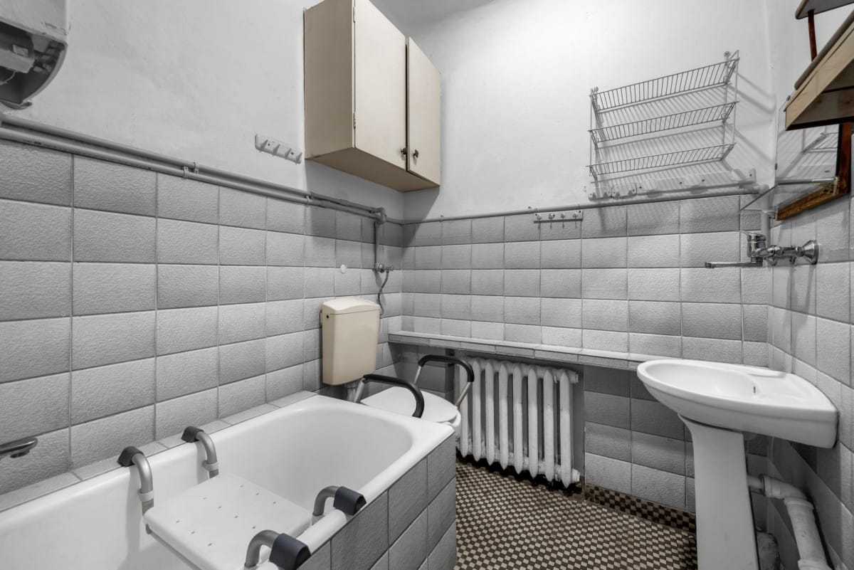 Dom 8 pokojowe na Sprzedaż