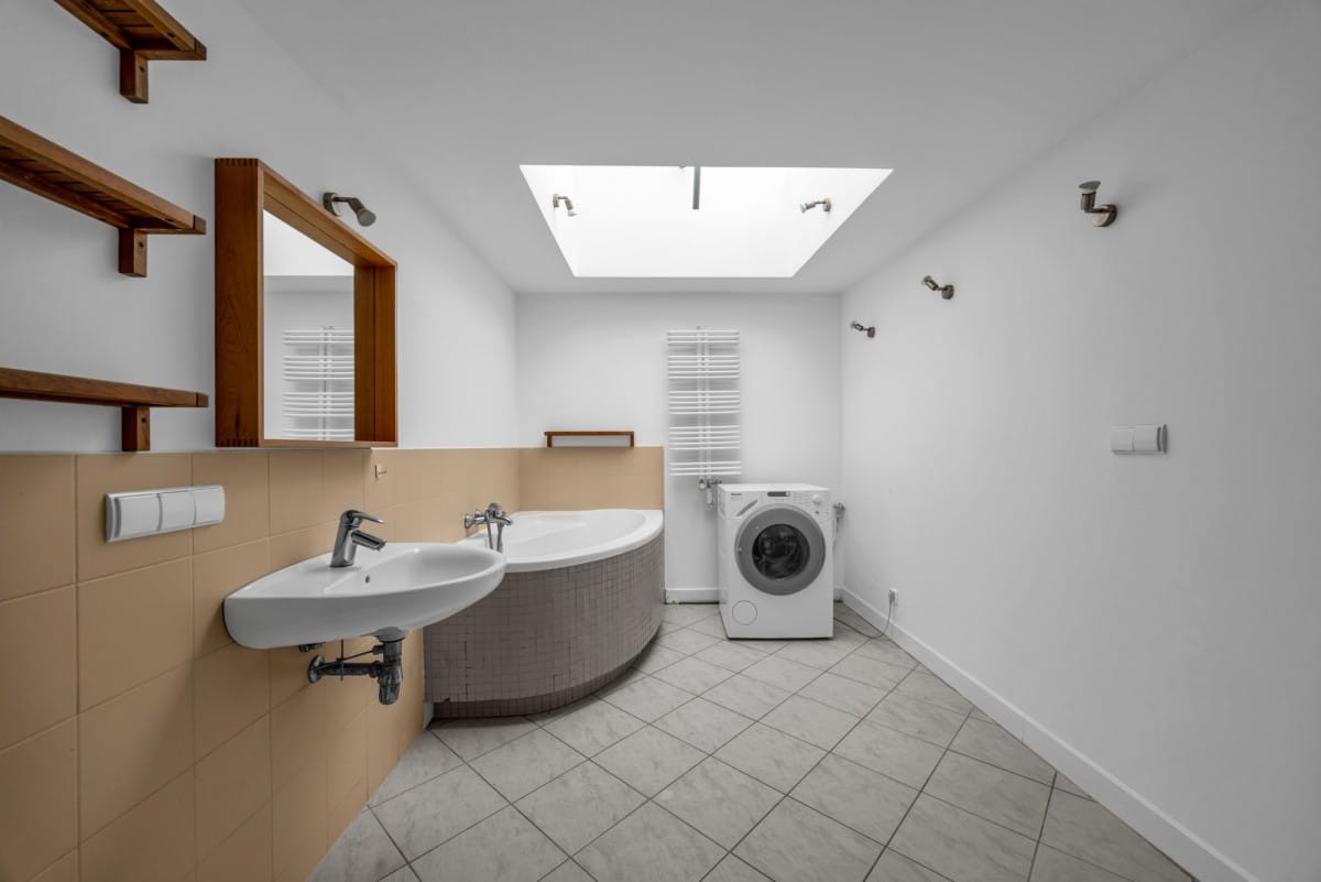 Mieszkanie 4 pokojowe na Sprzedaż