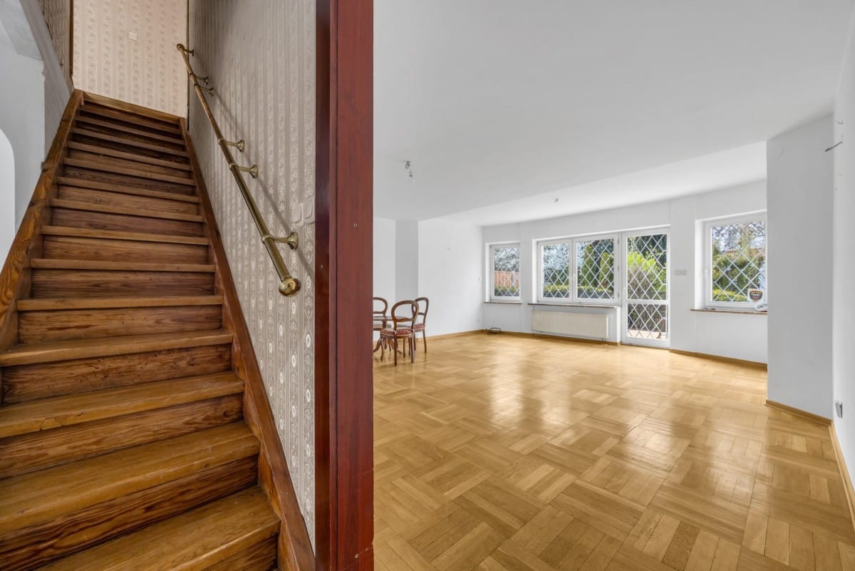 Dom 6 pokojowe na Sprzedaż