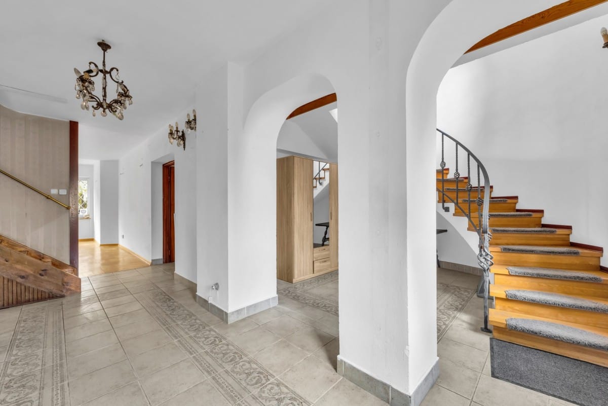 Dom 6 pokojowe na Sprzedaż