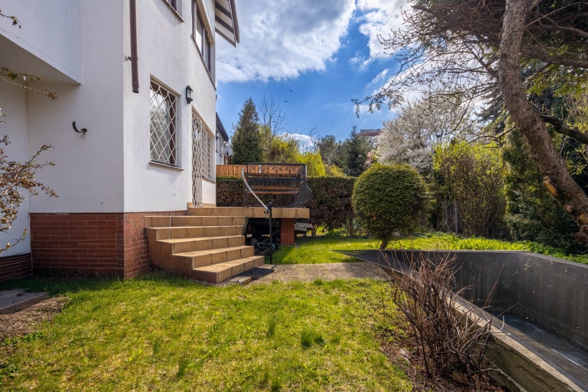 Dom 6 pokojowe na Sprzedaż