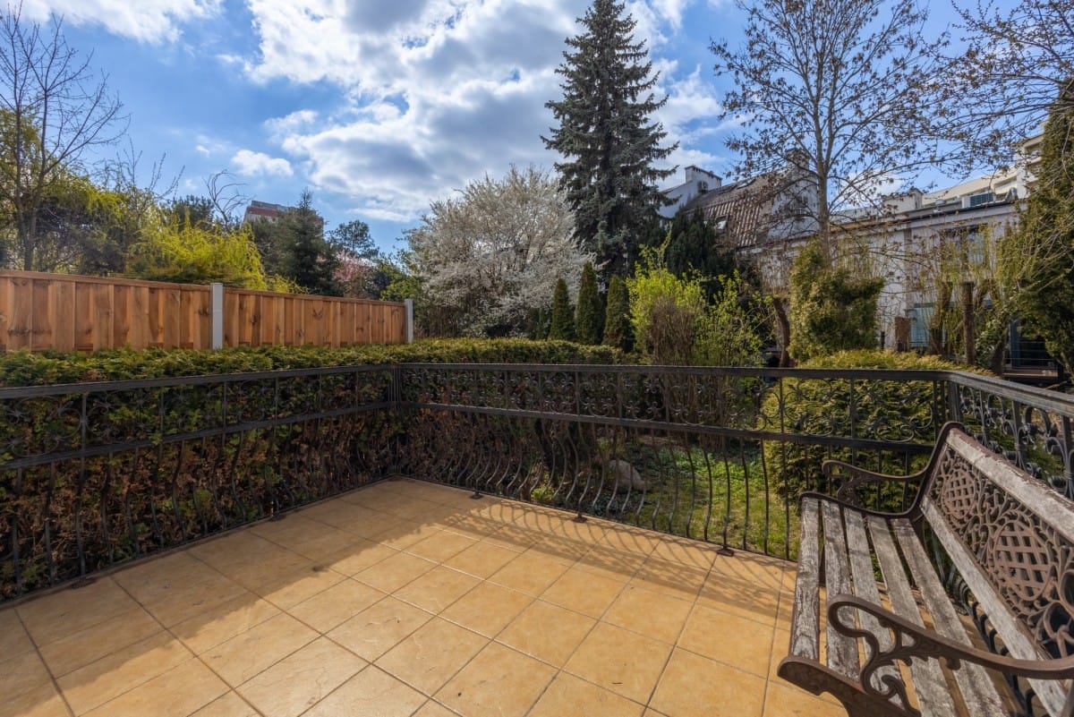 Dom 6 pokojowe na Sprzedaż