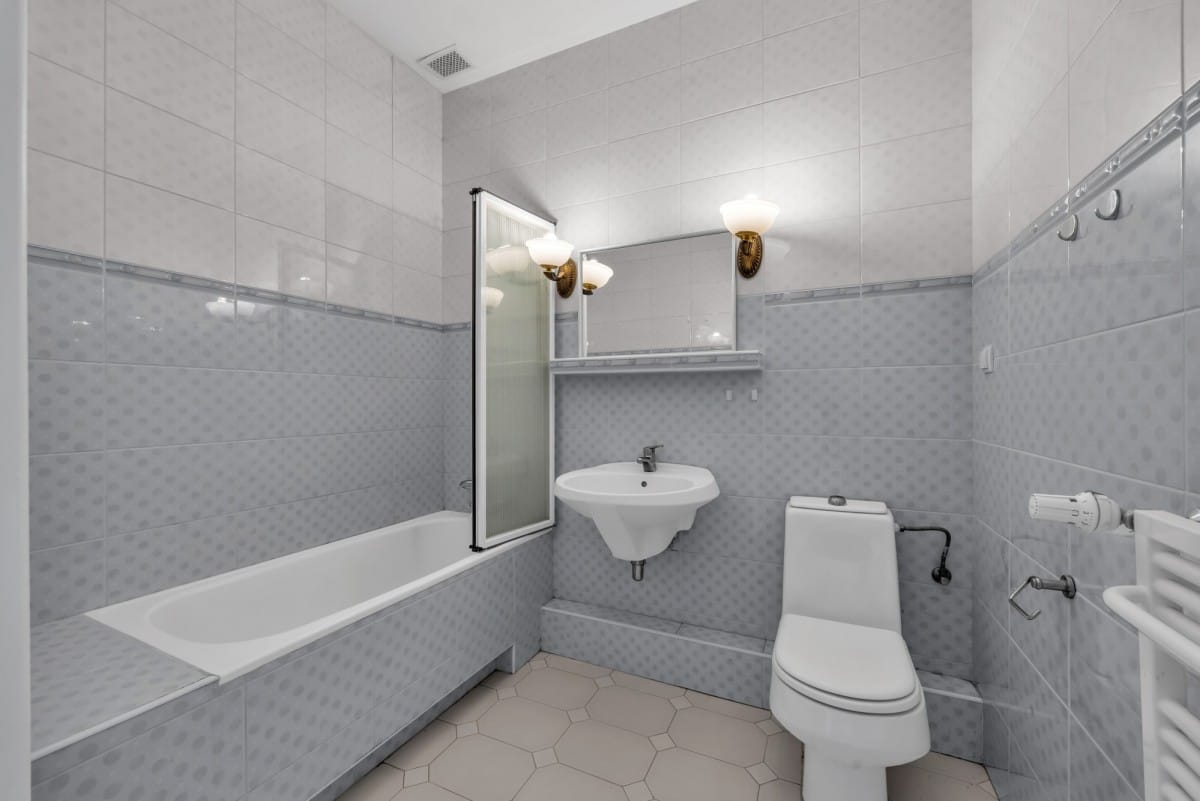 Dom 6 pokojowe na Sprzedaż