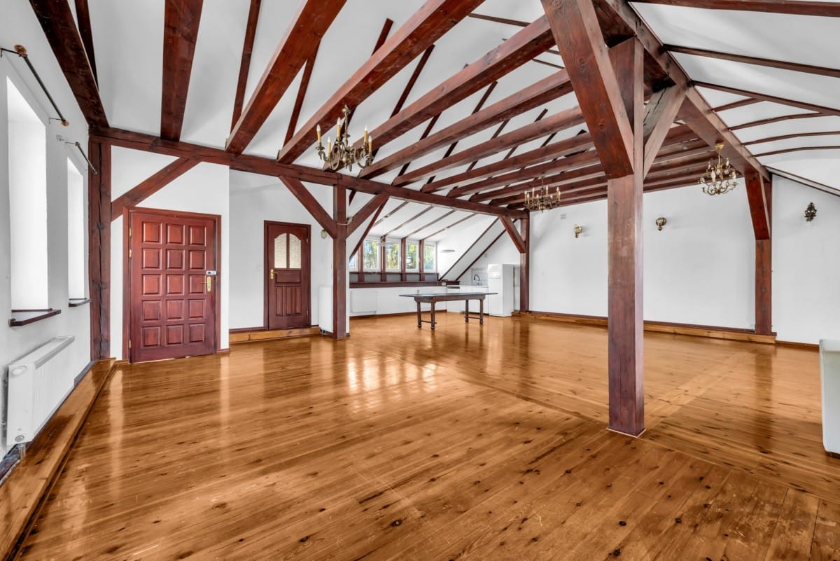 Dom 6 pokojowe na Sprzedaż