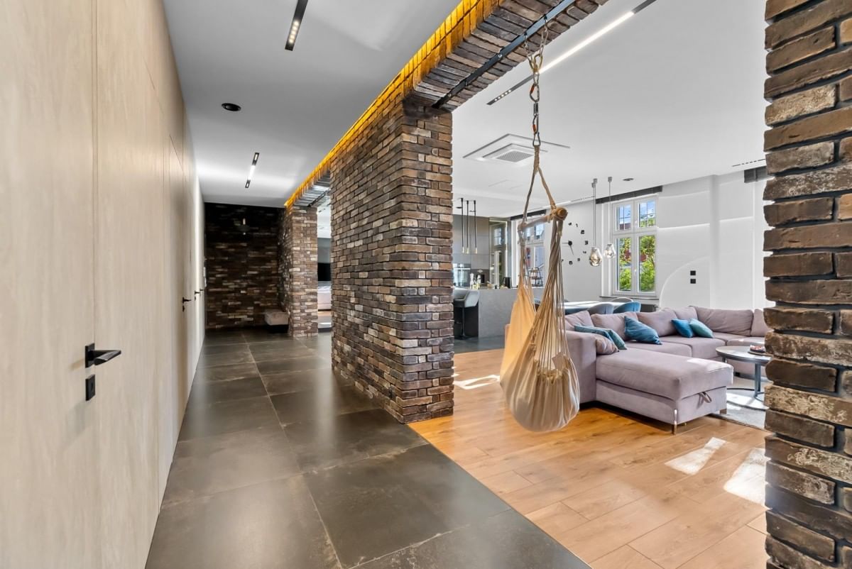 Mieszkanie 5 pokojowe na Sprzedaż