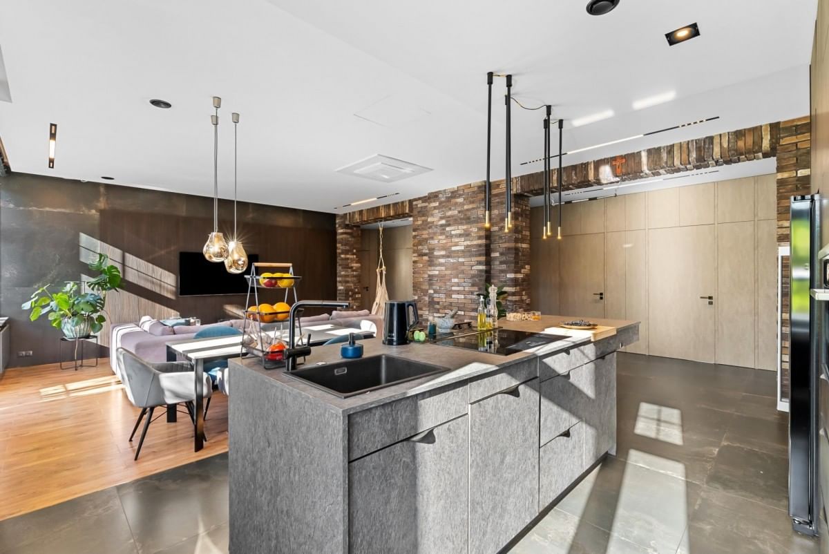 Mieszkanie 5 pokojowe na Sprzedaż