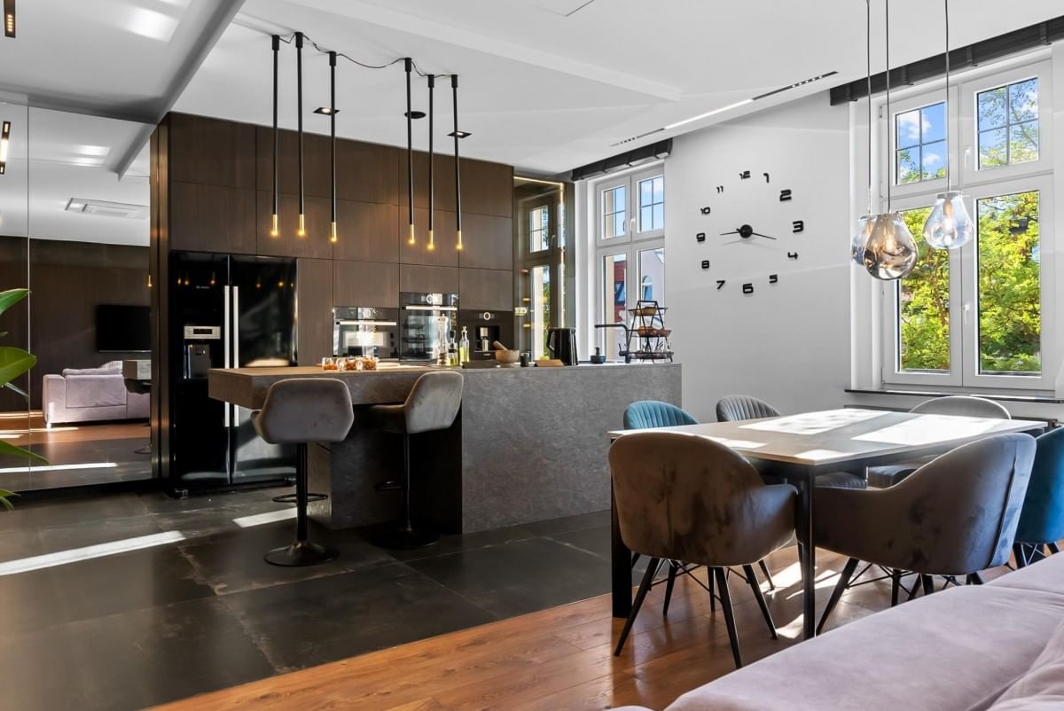 Mieszkanie 5 pokojowe na Sprzedaż