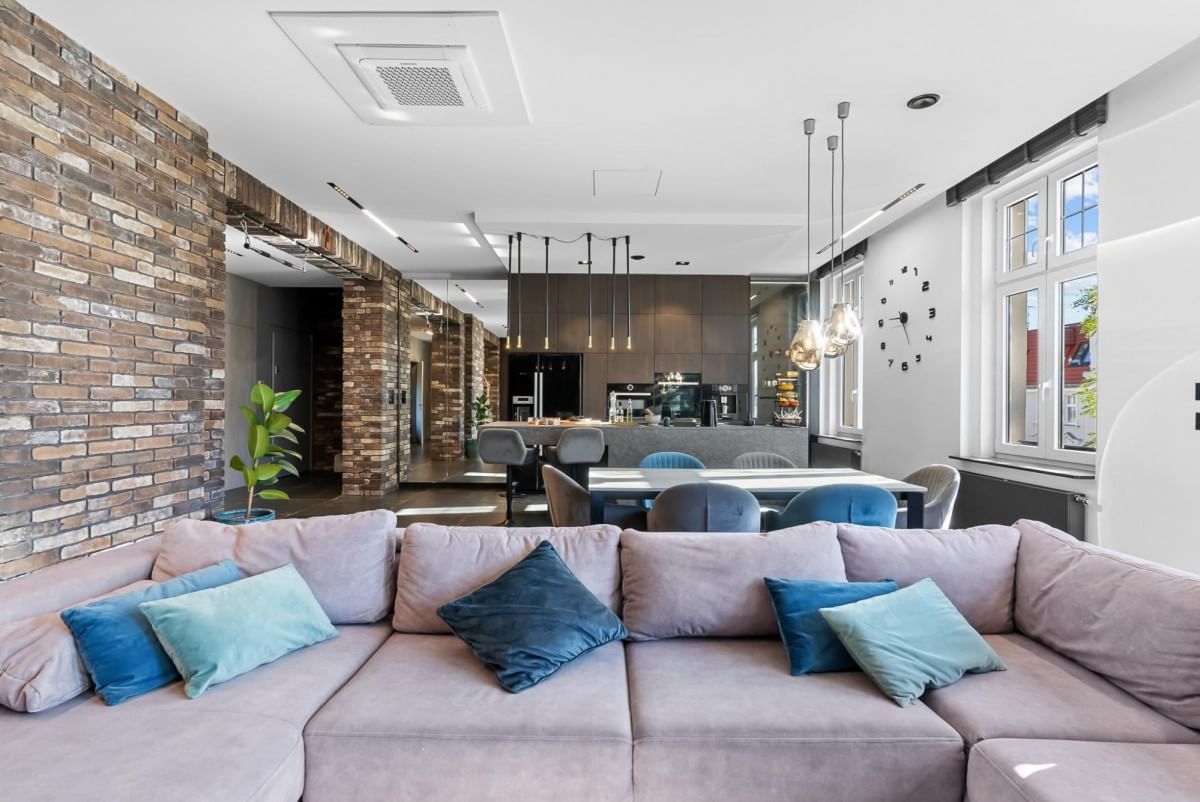 Mieszkanie 5 pokojowe na Sprzedaż