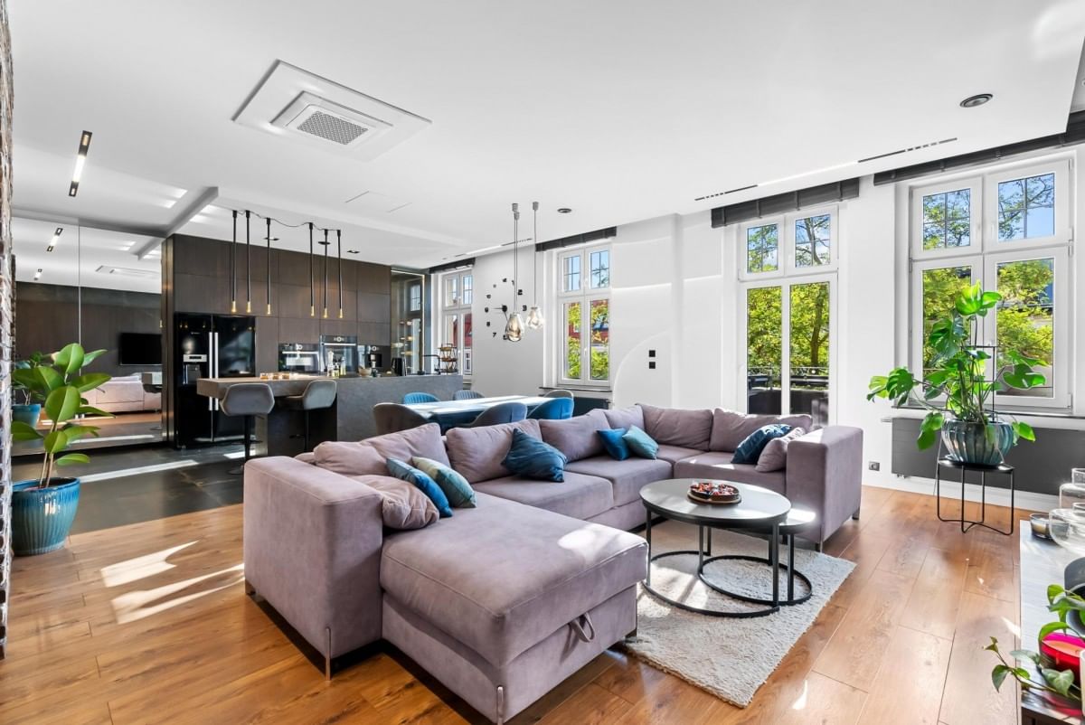 Mieszkanie 5 pokojowe na Sprzedaż