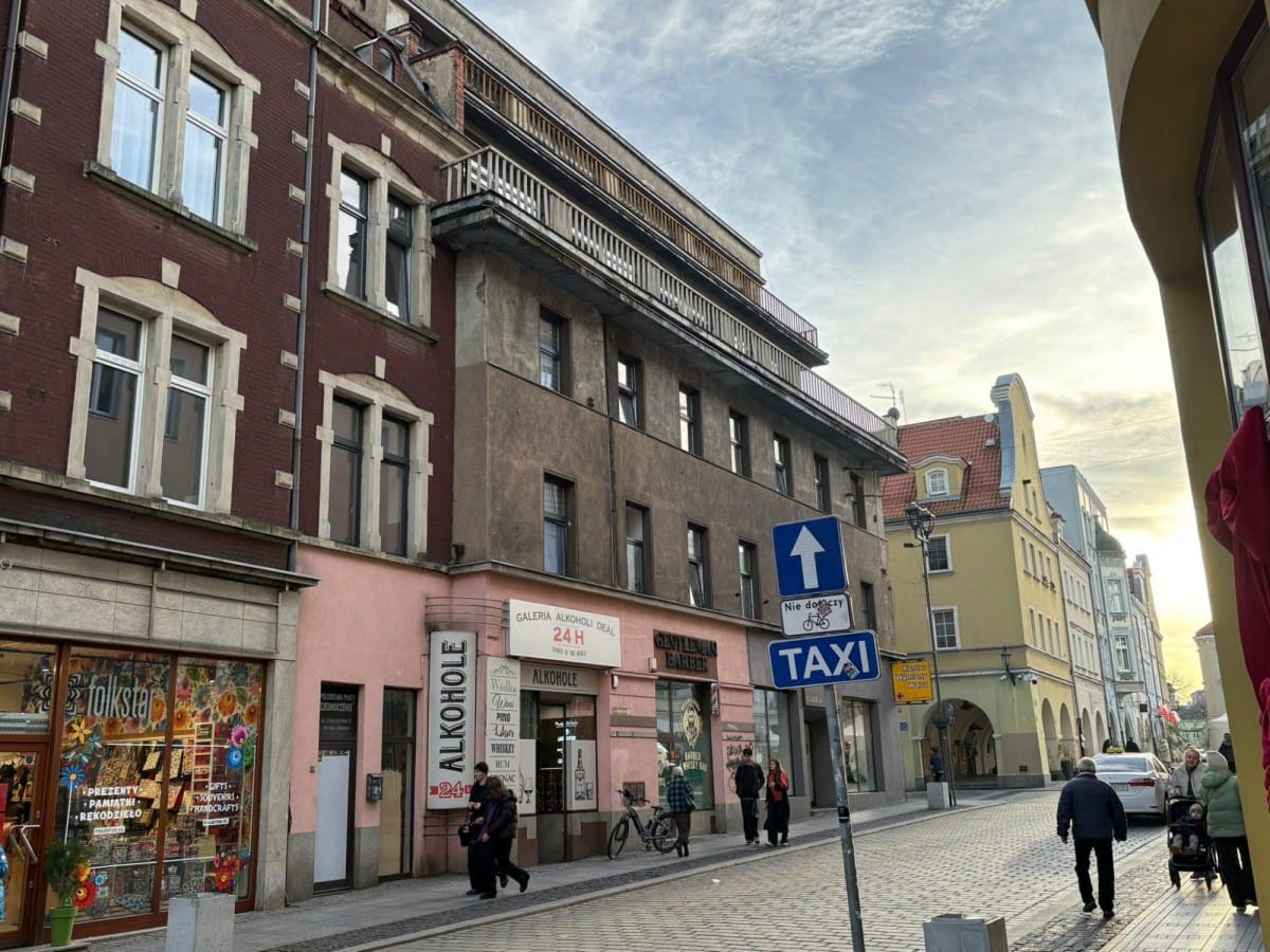 Lokal użytkowy  pokojowe na Sprzedaż