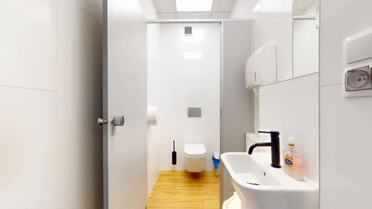 Lokal użytkowy  pokojowe na Sprzedaż