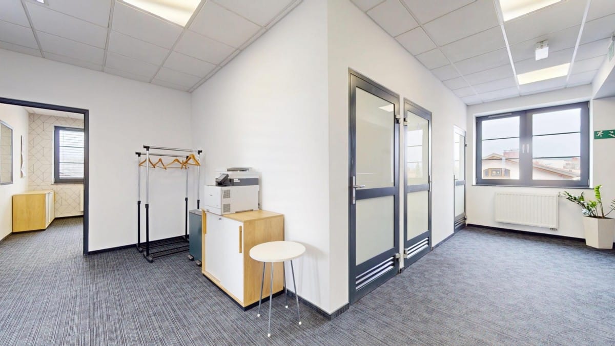 Lokal użytkowy  pokojowe na Sprzedaż