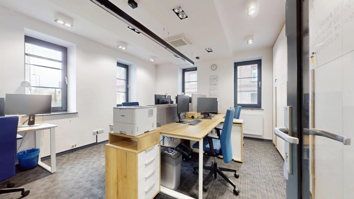 Lokal użytkowy  pokojowe na Sprzedaż