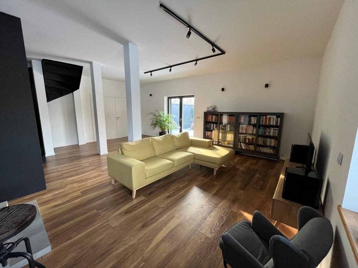 Dom 7 pokojowe na Sprzedaż