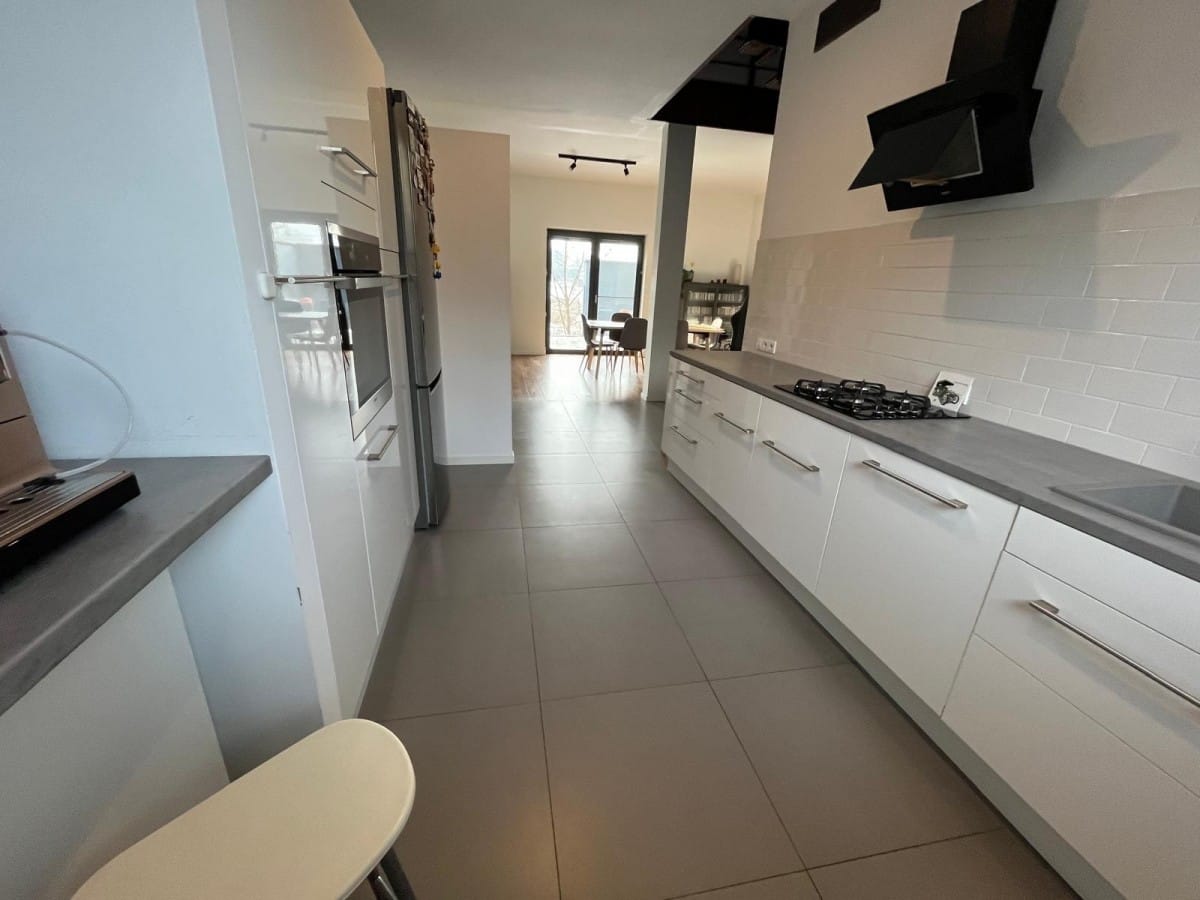 Dom 7 pokojowe na Sprzedaż