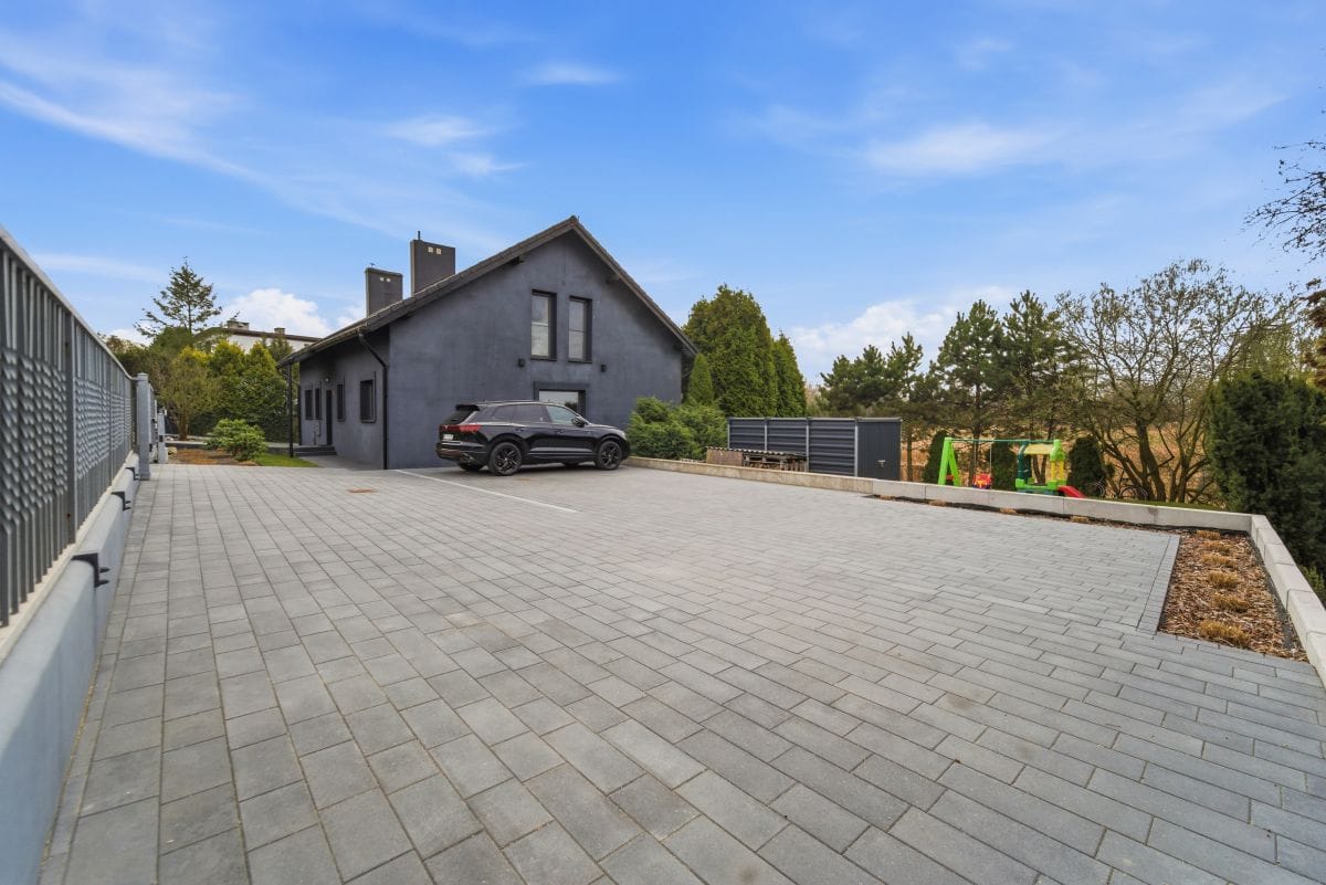 Dom 7 pokojowe na Sprzedaż